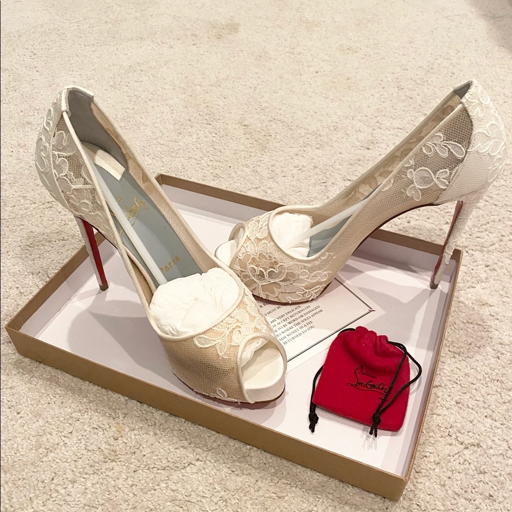 Christian Louboutin Very Lace Off White Heels